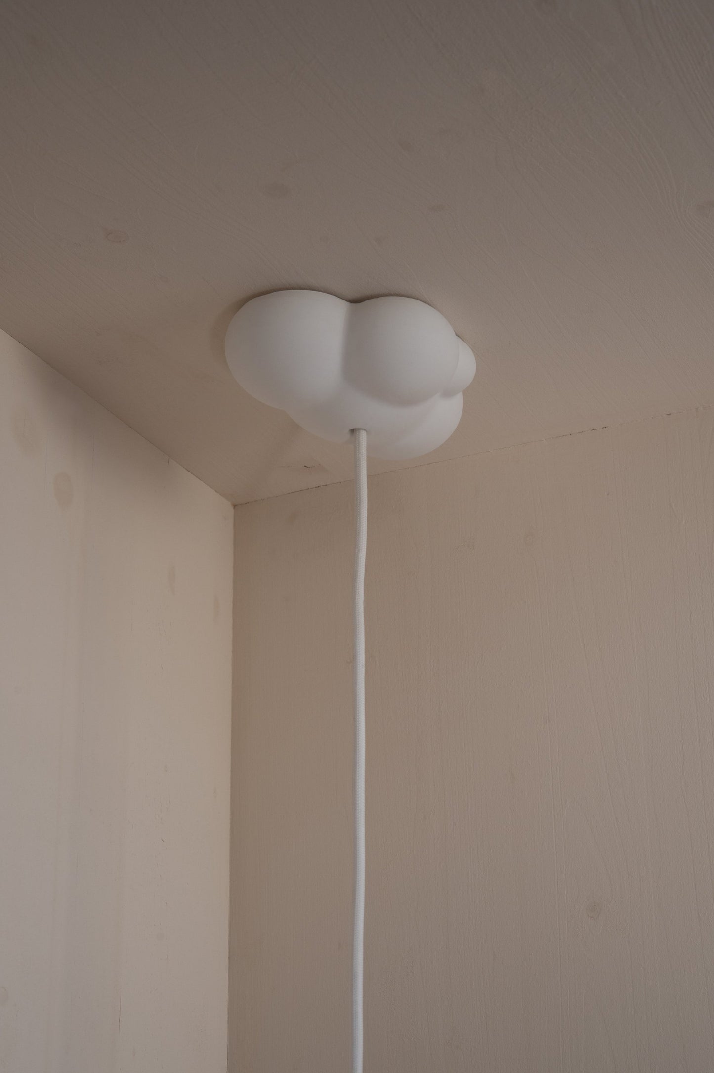 Some-nice-details-Alto-Wolke-Cloud-lampenbaldachin-aus-kunststoff-mit-1-zentralen-Loch-fuer-Kinderzimmer-Deckenbaldachin-Baldachin-Lampe-lighting-fixture-lighting-fixtures-lamp-canopy